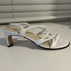 White Size 7 sandals by Exit LA